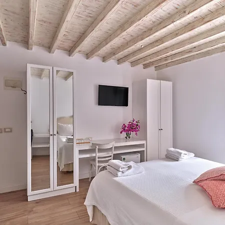 Πανσιόν La Maison Kalogera Mykonos Town