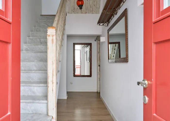 Konukevi La Maison Kalogera