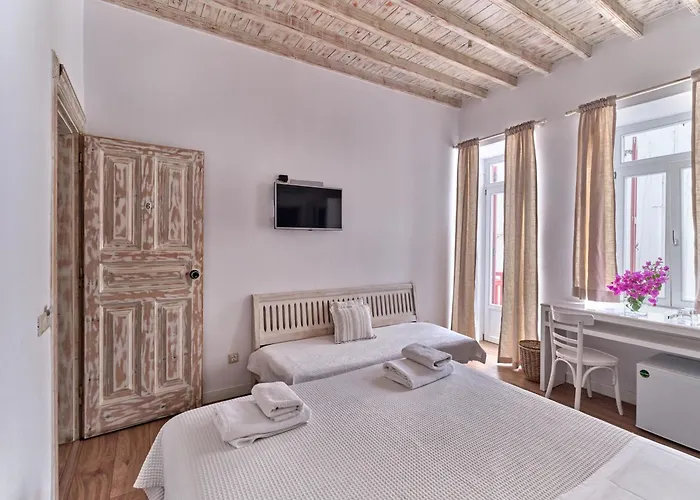 Konukevi La Maison Kalogera 4*