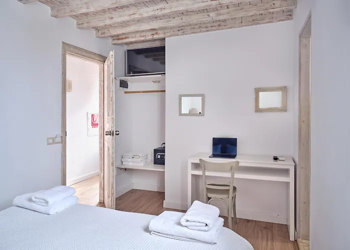 Konukevi La Maison Kalogera 4*