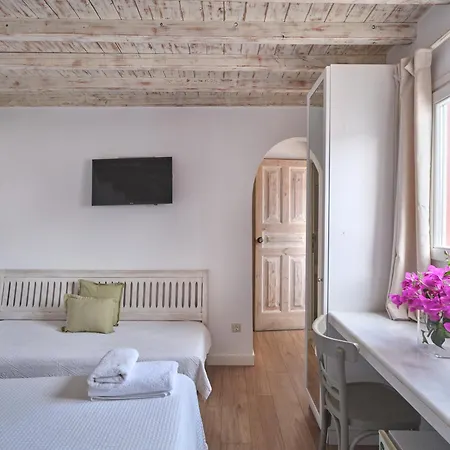 La Maison Kalogera Pensionat 4*